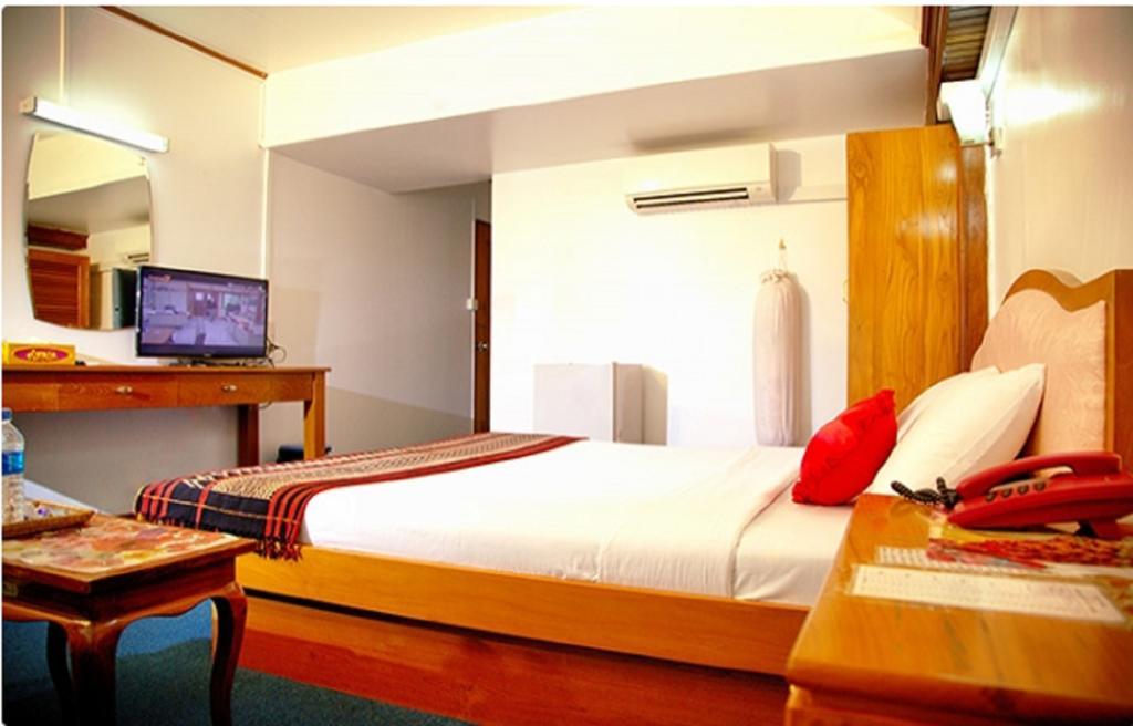 YOMA Hotel Rangoon Buitenkant foto